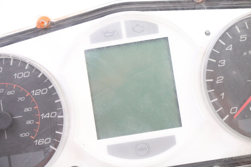 photo de SPEEDOMETER PEUGEOT SATELIS 125 (2013 - 2018) - Zoom on usage condition