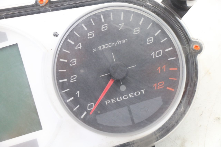 photo de SPEEDOMETER PEUGEOT SATELIS 125 (2013 - 2018) - Alternative perspective
