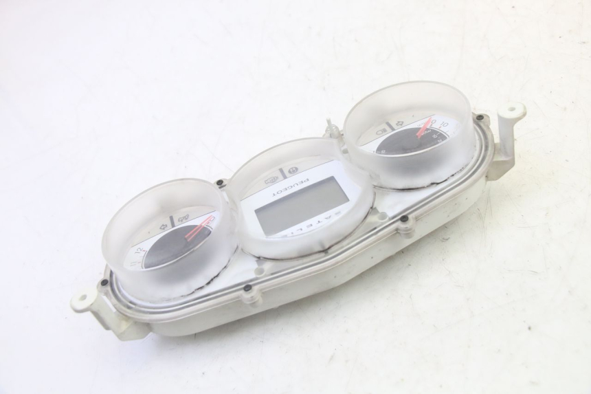 photo de SPEEDOMETER PEUGEOT SATELIS 125 (2006 - 2009) - Surface and material condition