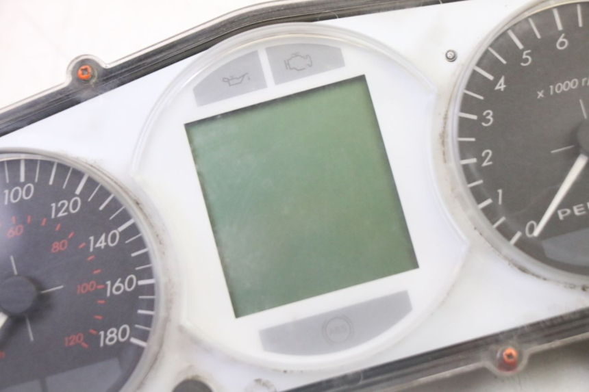 photo de SPEEDOMETER PEUGEOT SATELIS 125 (2013 - 2018) - Alternative perspective