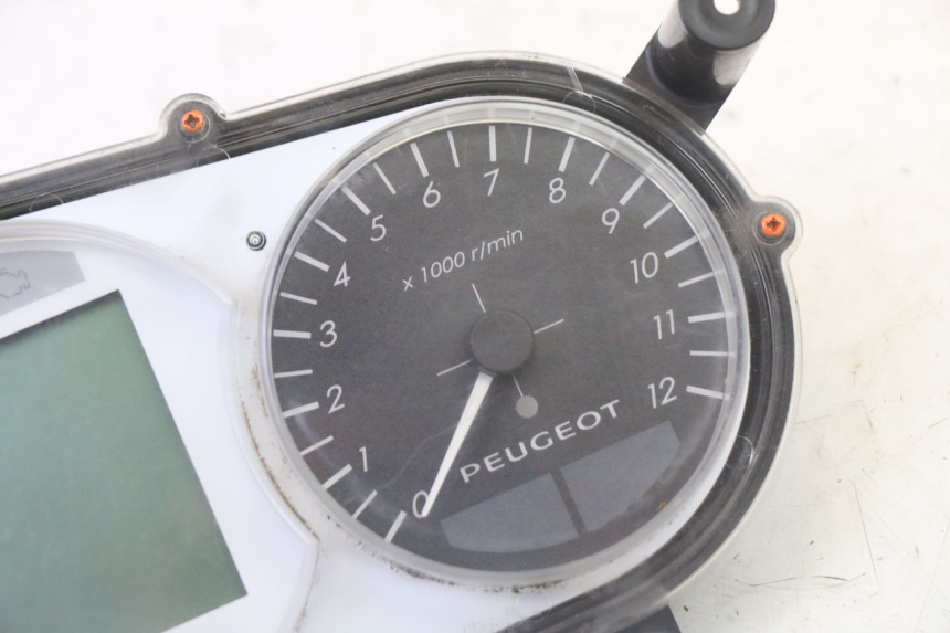 photo de SPEEDOMETER PEUGEOT SATELIS 125 (2013 - 2018) - Technical close-up