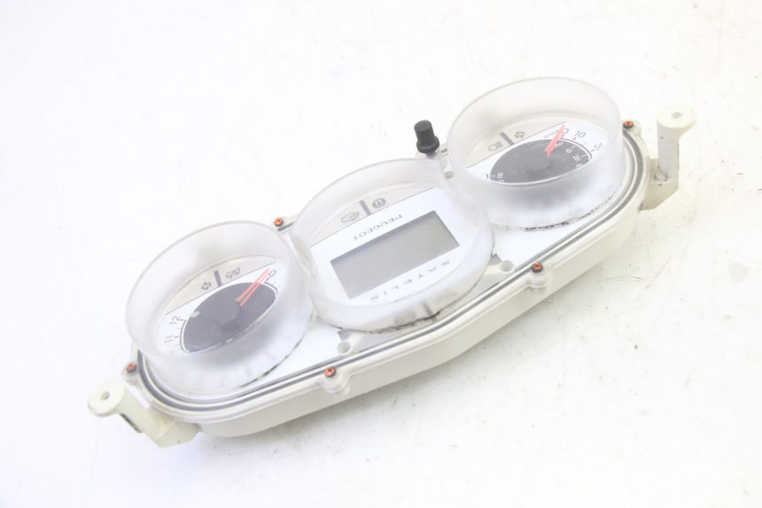 photo de SPEEDOMETER PEUGEOT SATELIS 125 (2006 - 2009) - Surface and material condition