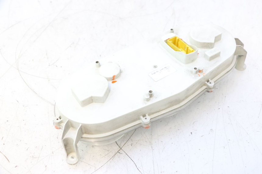 photo de SPEEDOMETER PEUGEOT SATELIS 125 (2006 - 2009) - Fixing points details