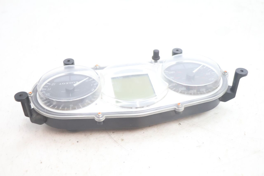 photo de SPEEDOMETER PEUGEOT SATELIS 125 (2013 - 2018) - Fixing points details