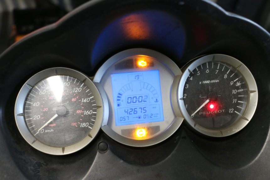 photo de SPEEDOMETER PEUGEOT SATELIS 125 (2013 - 2018) - Zoom on usage condition