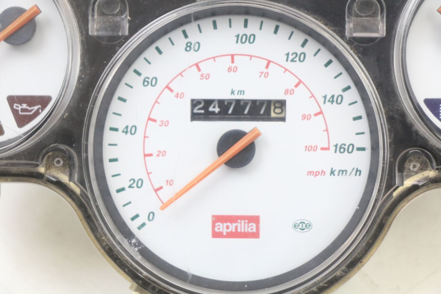 photo de SPEEDOMETER APRILIA SCARABEO GT 125 (1999 - 2007) - Zoom on usage condition
