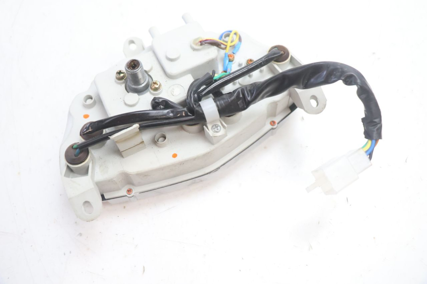 photo de SPEEDOMETER FYM SCOOTERONE 125 (2006 - 2008) - Surface and material condition