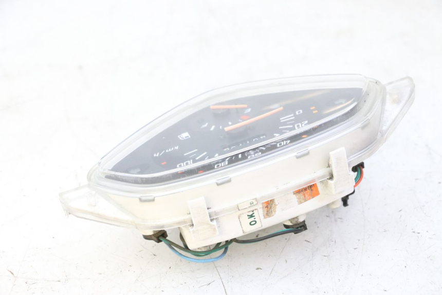 photo de SPEEDOMETER HONDA SCV LEAD 100 (2003 - 2007) - Surface and material condition