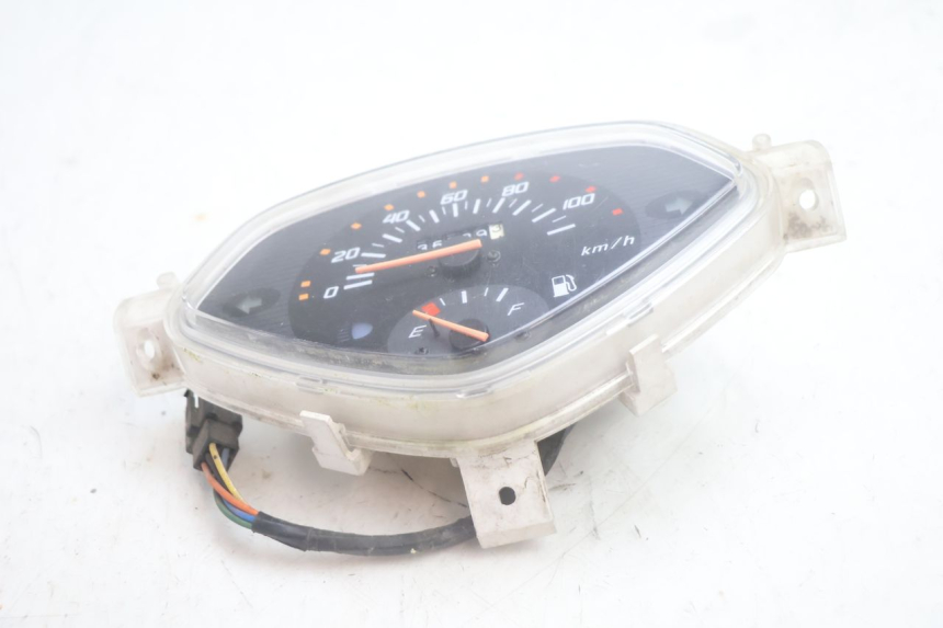 photo de SPEEDOMETER HONDA SCV LEAD 100 (2003 - 2007) - Alternative perspective
