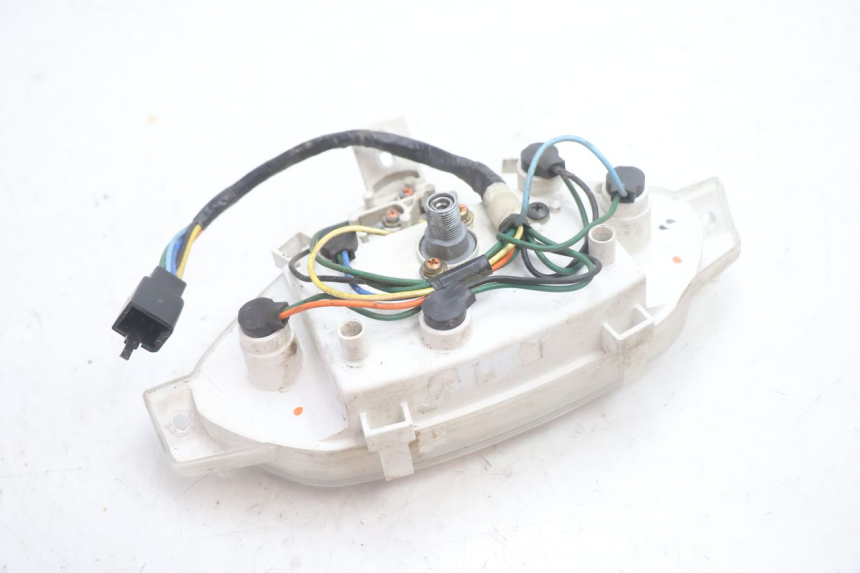 photo de SPEEDOMETER HONDA SCV LEAD 100 (2003 - 2007) - Fixing points details