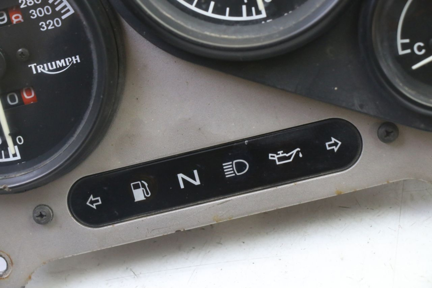 photo de SPEEDOMETER TRIUMPH SPRINT 900 (1995 - 1998) - Technical close-up