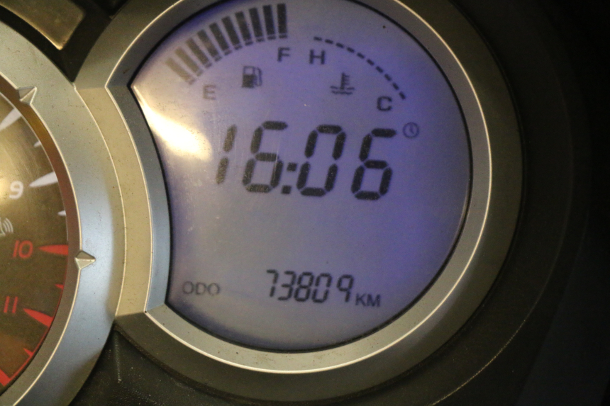 photo de SPEEDOMETER TRIUMPH SPRINT ST ABS 1050 (2005 - 2007) - Focus on structure