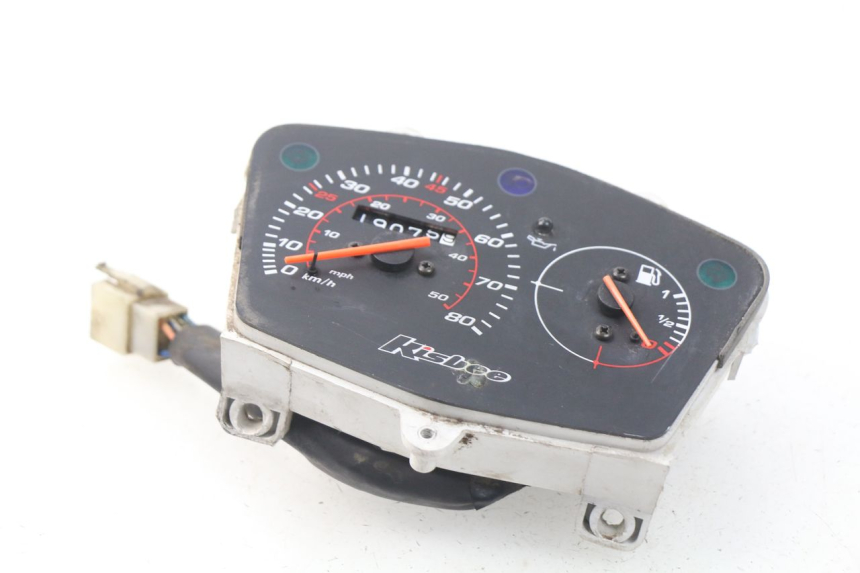 photo de SPEEDOMETER PEUGEOT STREETZONE 2T 50 (2014 - 2019) - Fixing points details
