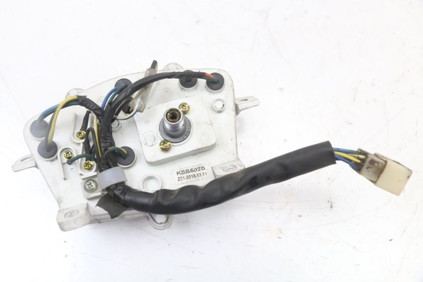 photo de SPEEDOMETER PEUGEOT STREETZONE 2T 50 (2014 - 2019) - Fixing points details