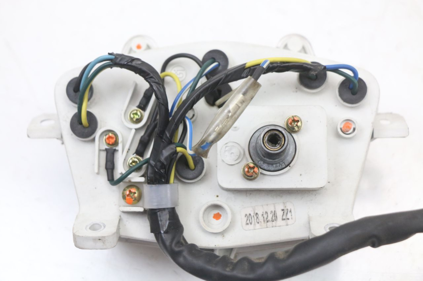 photo de SPEEDOMETER PEUGEOT STREETZONE I 2T 50 (2018 - 2020) - Surface and material condition