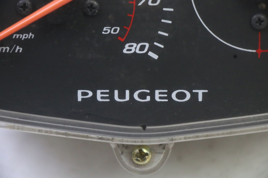 photo de SPEEDOMETER PEUGEOT STREETZONE I 2T 50 (2018 - 2020) - Alternative perspective
