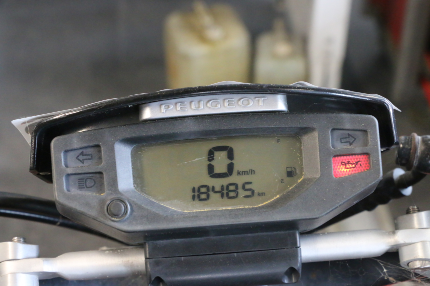 photo de SPEEDOMETER PEUGEOT STREETZONE NAKED 2T 50 (2014 - 2018) - Zoom on usage condition