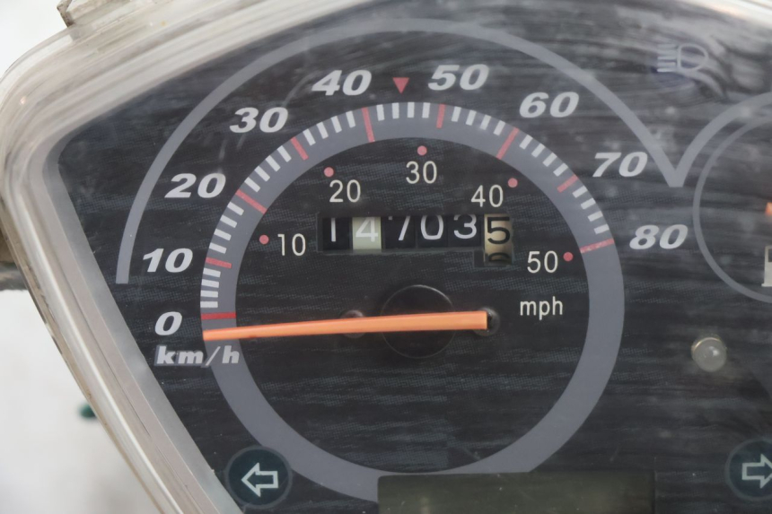 photo de SPEEDOMETER KYMCO SUPER 8 2T 50 (2007 - 2013) - Zoom on usage condition