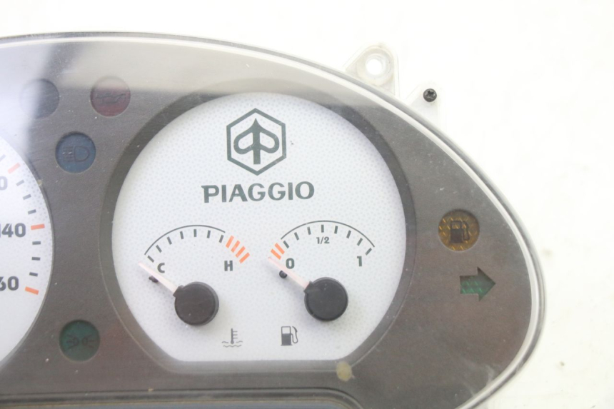 photo de SPEEDOMETER PIAGGIO SUPER LX 125 (2000 - 2003) - Zoom on usage condition
