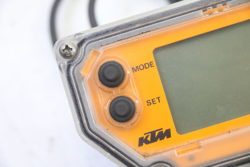 photo de SPEEDOMETER KTM SUPERENDURO R 950 (2005 - 2009) - Component detail