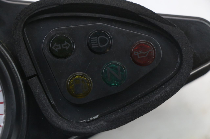photo de SPEEDOMETER SUZUKI SV S 650 (1999 - 2002) - Alternative perspective
