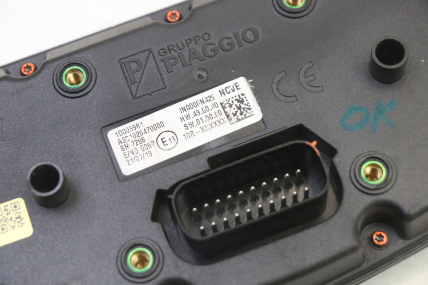 photo de SPEEDOMETER APRILIA SXR 50 (2021 - 2023) - Fixing points details