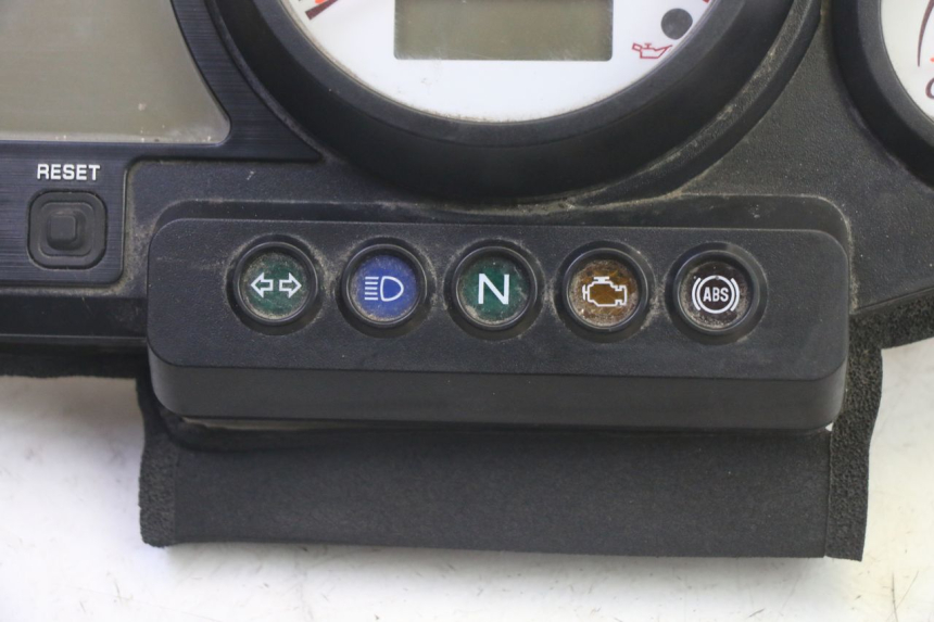 photo de SPEEDOMETER YAMAHA TDM ABS 900 (2002 - 2014) - Fixing points details