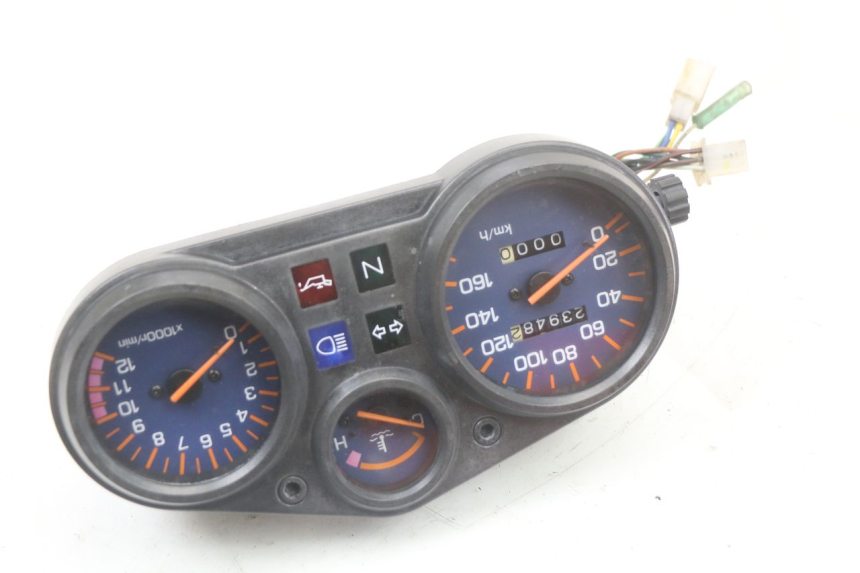 photo de SPEEDOMETER YAMAHA TDR DELTABOX 125 (1997 - 2003) - Fixing points details