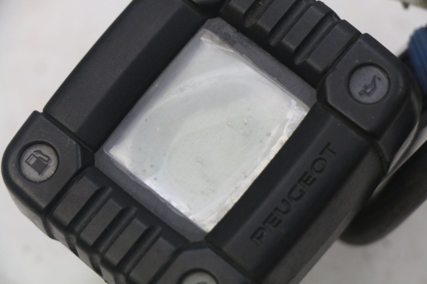 photo de SPEEDOMETER PEUGEOT TKR TREKKER FURIOUS 50 (2005 - 2014) - Component detail