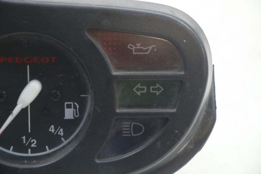photo de SPEEDOMETER PEUGEOT TREKKER TKR 50 (2005 - 2014) - Zoom on usage condition