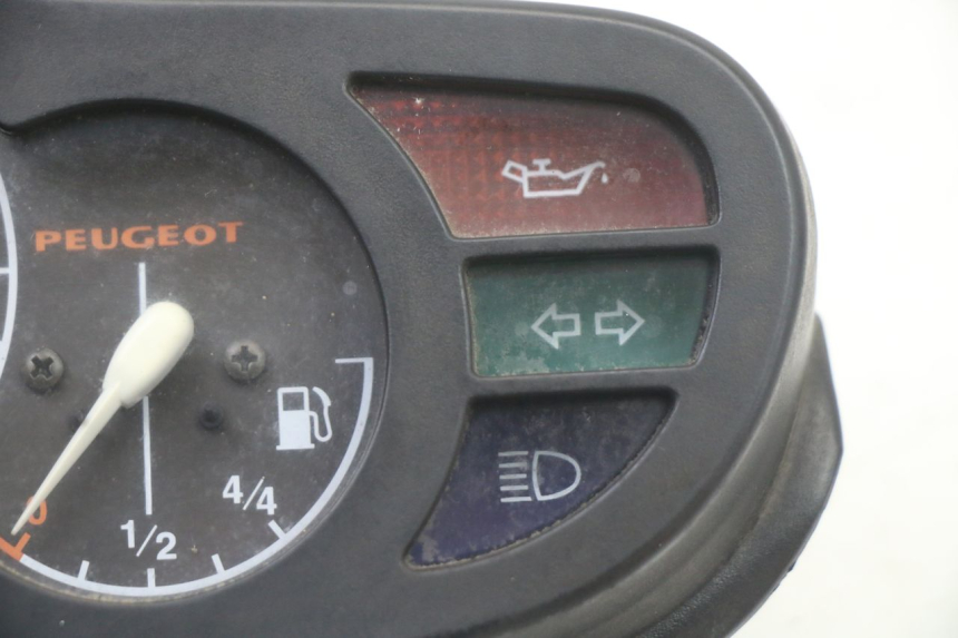 photo de SPEEDOMETER PEUGEOT TREKKER TKR 50 (2005 - 2014) - Alternative perspective