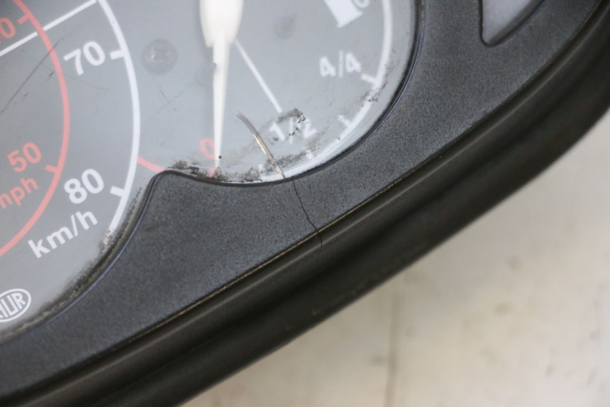 photo de SPEEDOMETER PEUGEOT TREKKER TKR 50 (2005 - 2014) - Distinctive features