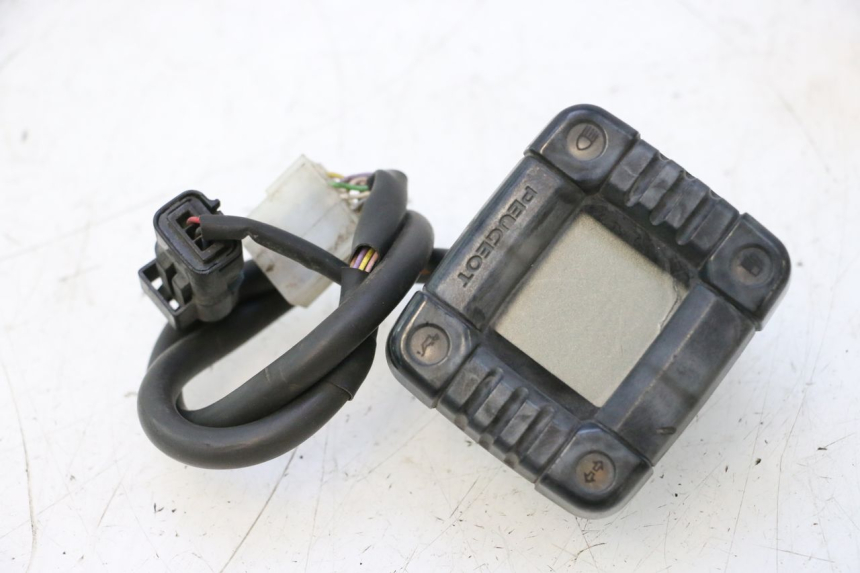 photo de SPEEDOMETER PEUGEOT TREKKER 50 (1995 - 2004) - Component zoom