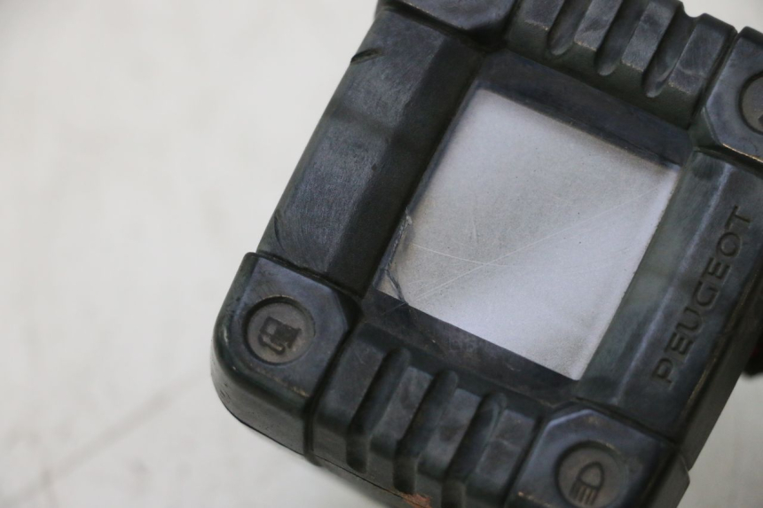 photo de SPEEDOMETER PEUGEOT TREKKER 50 (1995 - 2004) - Detailed visual inspection