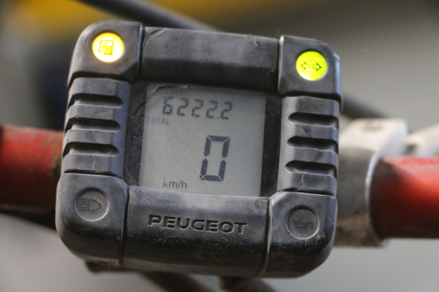 photo de SPEEDOMETER PEUGEOT TREKKER 50 (1995 - 2004) - Zoom on usage condition