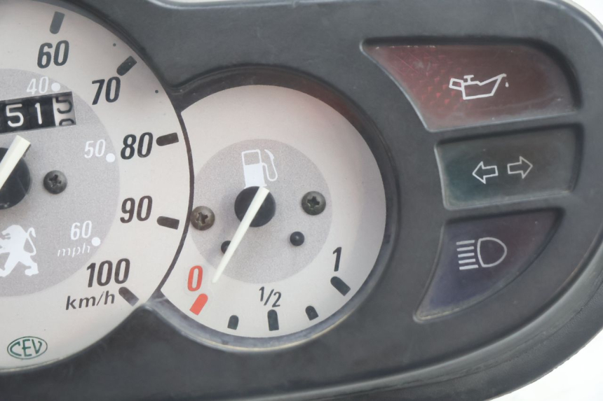 photo de SPEEDOMETER PEUGEOT TREKKER 50 (1995 - 2004) - Zoom on usage condition