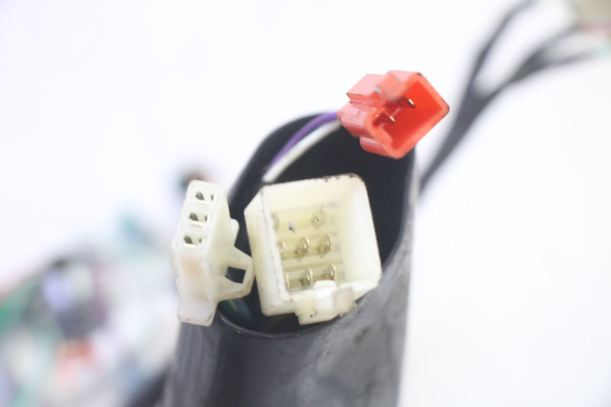 photo de SPEEDOMETER PEUGEOT TWEET PRO EFI 4T 50 (2021 - 2022) - High-resolution close-up