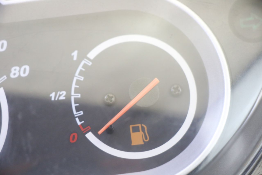 photo de SPEEDOMETER PEUGEOT TWEET PRO EFI 4T 50 (2021 - 2022) - Alternative perspective