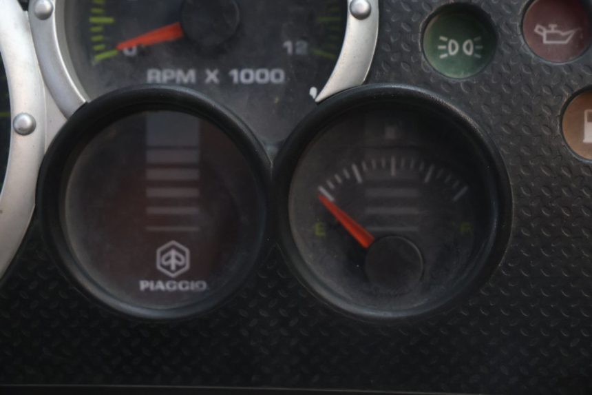 photo de SPEEDOMETER PIAGGIO TYPHOON 50 (2000 - 2009) - Alternative perspective