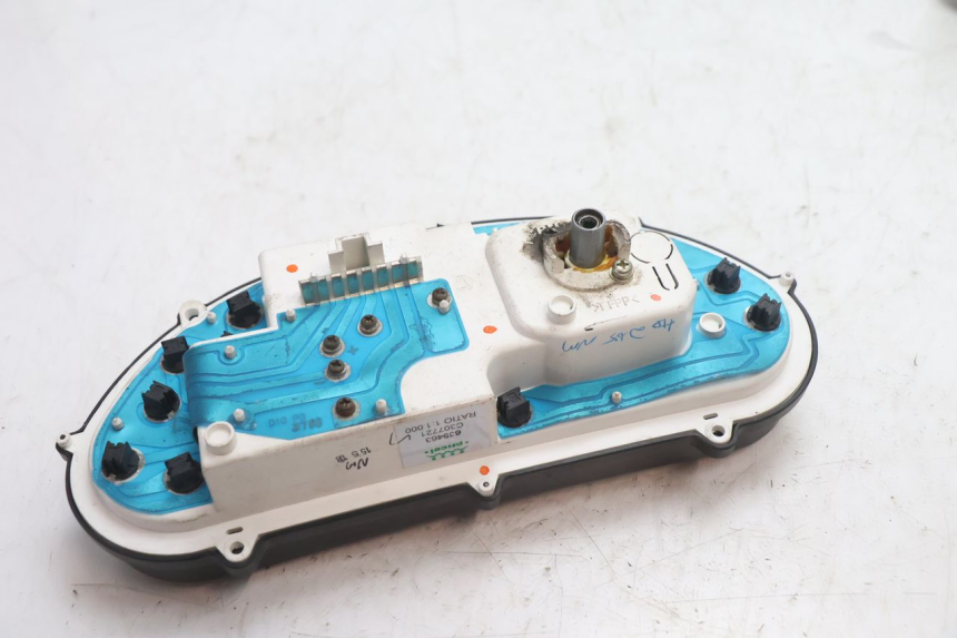 photo de SPEEDOMETER PIAGGIO TYPHOON 50 (2000 - 2009) - Fixing points details