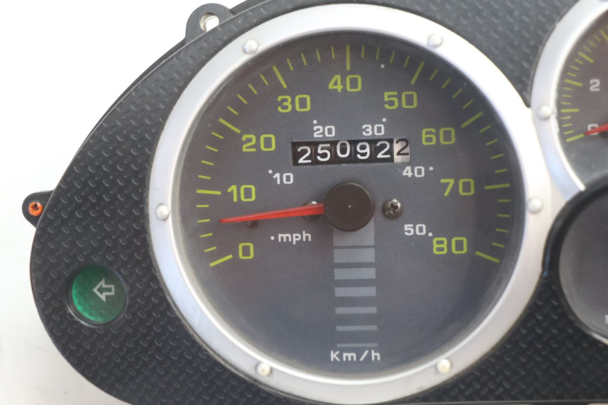 photo de SPEEDOMETER PIAGGIO TYPHOON 50 (2000 - 2009) - Component detail