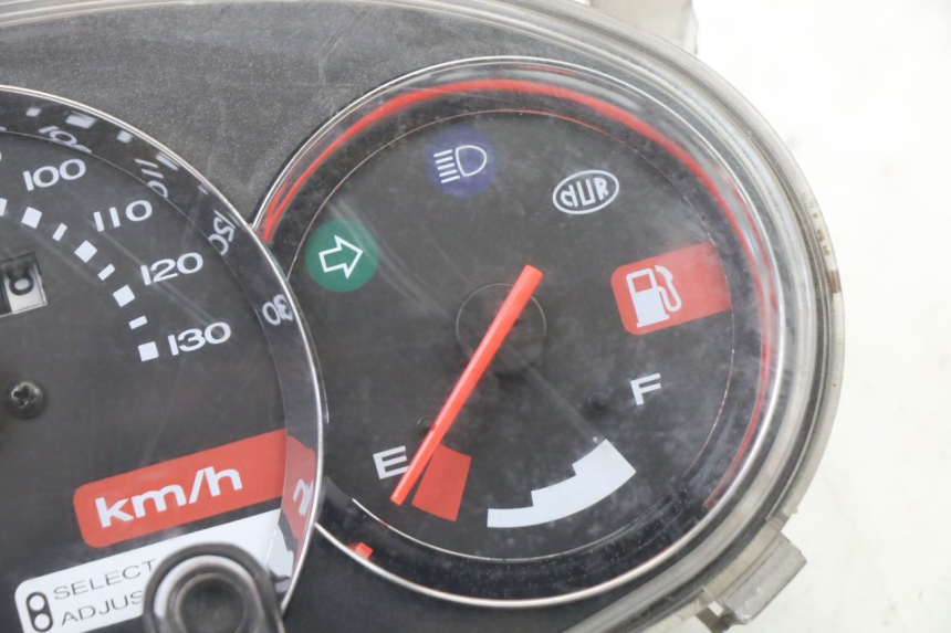 photo de SPEEDOMETER SUZUKI UH BURGMAN 125 (2002 - 2006) - Alternative perspective