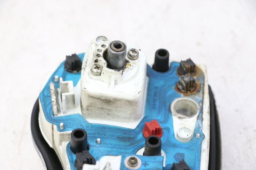 photo de SPEEDOMETER PIAGGIO VESPA S 2T 50 (2007 - 2014) - Surface and material condition