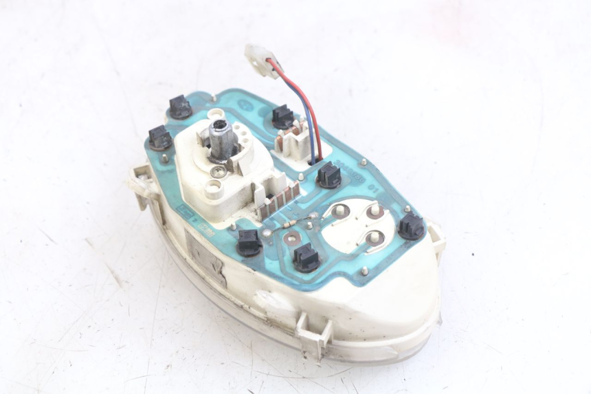 photo de SPEEDOMETER PEUGEOT VIVACITY 50 (2004 - 2009) - Fixing points details