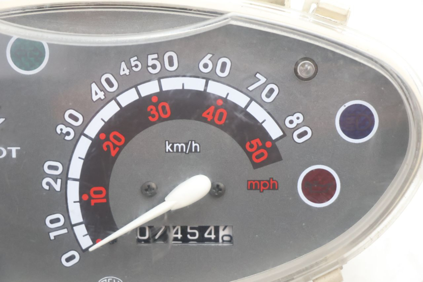 photo de SPEEDOMETER PEUGEOT VIVACITY 50 (2004 - 2009) - Zoom on usage condition