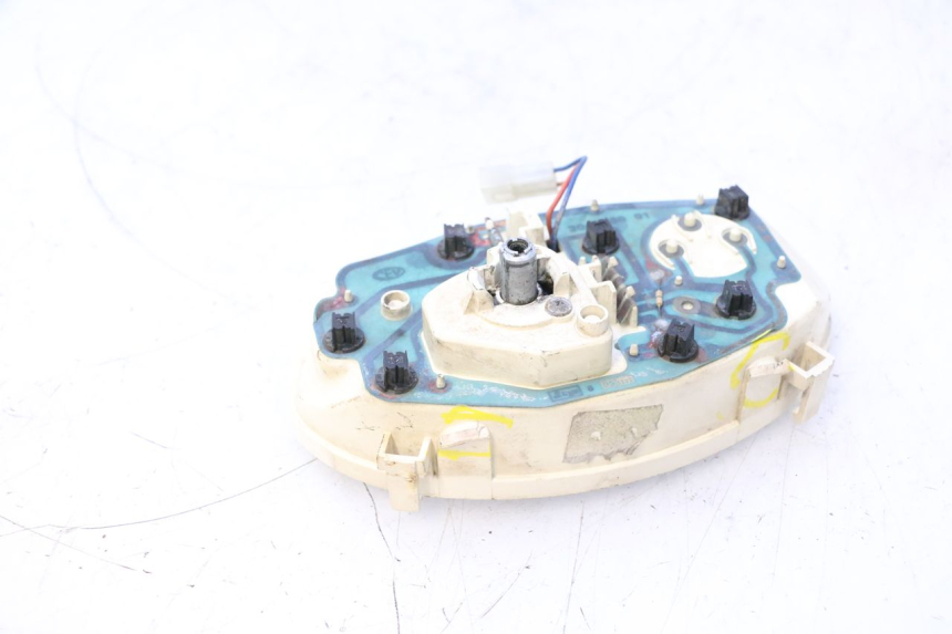 photo de SPEEDOMETER PEUGEOT VIVACITY 50 (2004 - 2009) - Fixing points details