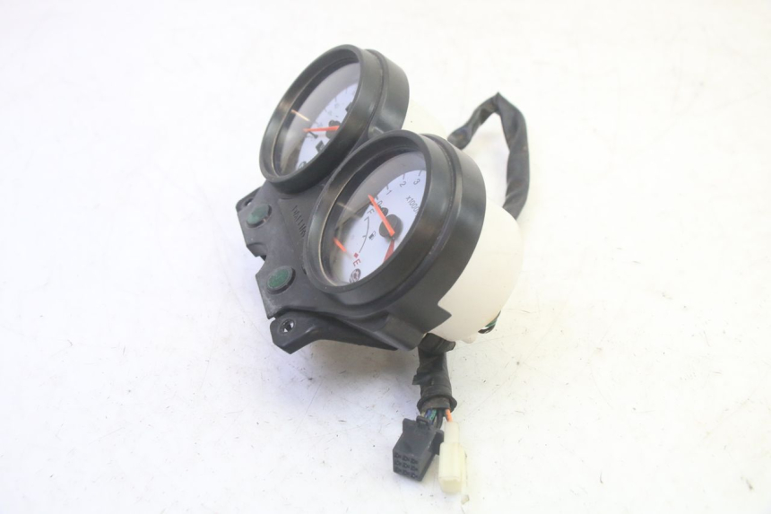 photo de SPEEDOMETER DAELIM VJ ROADWIN FI 125 (2008 - 2017) - Surface and material condition