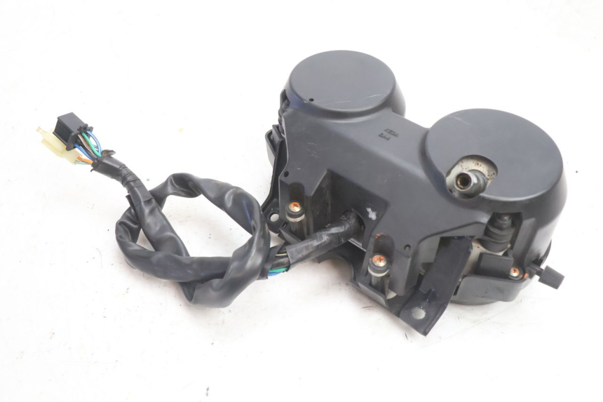 photo de SPEEDOMETER DAELIM VJ ROADWIN 125 (2004 - 2007) - Surface and material condition