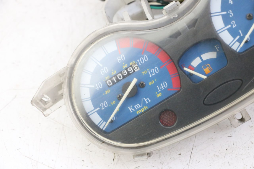 photo de SPEEDOMETER VONROAD YIBEN 125 (2006 - 2010) - Distinctive features