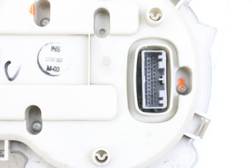 photo de SPEEDOMETER YAMAHA XMAX X-MAX ABS 125 (2017 - 2020) - Fixing points details